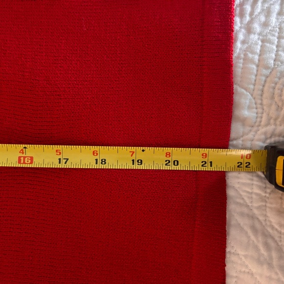 St. John Vibrant Cranberry Red Sleeveless Mock Neck Knit Top - Sz M EUC - Picture 11 of 11